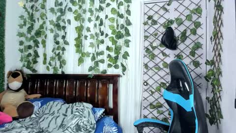 paola online show from November 13, 11:51 pm