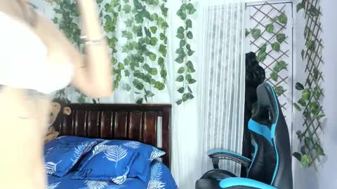 paola online show from January 18, 2:09 am