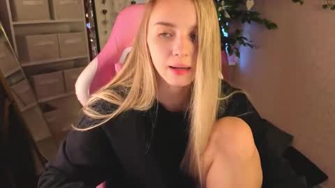 LINA online show from March 30, 1:06 am