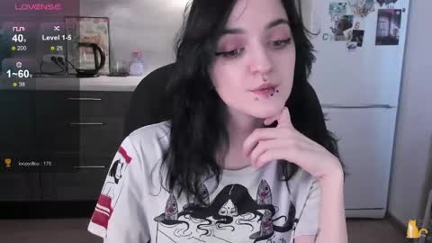 Lina 3  1715622743 online show from March 6, 9:52 am