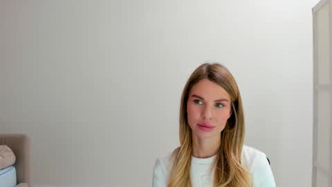 linabey online show from October 20, 11:26 am