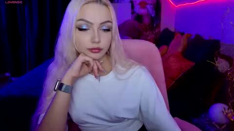 I am Lina online show from January 18, 6:50 pm