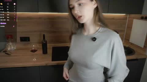 Lina online show from December 5, 2:26 pm