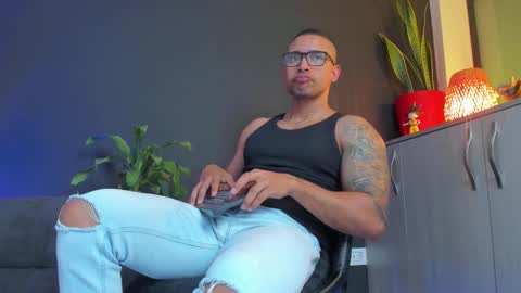 Snapshot of lincom_amith chatting on September 25, 11:45 pm lincom amith online show from September 25, 11:45 pm