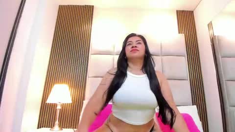 LINCY  online show from April 15, 3:21 am