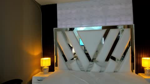  Linda  online show from December 22, 6:03 pm