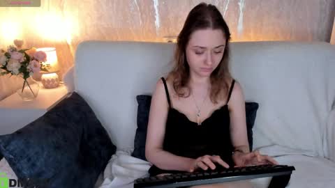 Linda  GMT2 Mon Tu Fri Sa Su  0300am-1000 am online show from April 9, 6:19 am