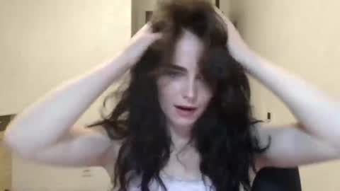 Linda online show from November 5, 8:22 pm