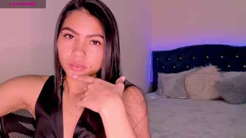 Snapshot of linda_alana chatting on December 25, 9:22 pm Alana online show from December 25, 9:22 pm