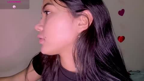 Snapshot of linda_alana chatting on February 19, 8:52 pm Alana online show from February 19, 8:52 pm
