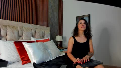 Snapshot of linda_cabal chatting on September 22, 9:41 pm linda cabal online show from September 22, 9:41 pm