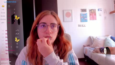 Giggles  online show from January 21, 7:50 pm