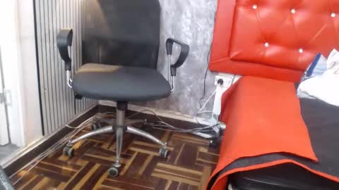 Linda online show from November 14, 3:03 pm