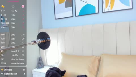 Snapshot of linda_sofi__ chatting on March 6, 12:30 pm linda_sofi__ online show from March 6, 12:30 pm