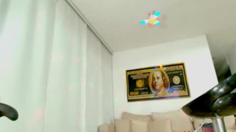 Snapshot of linda_xx90 chatting on January 24, 4:16 am LAURA RAMIREZ online show from January 24, 4:16 am