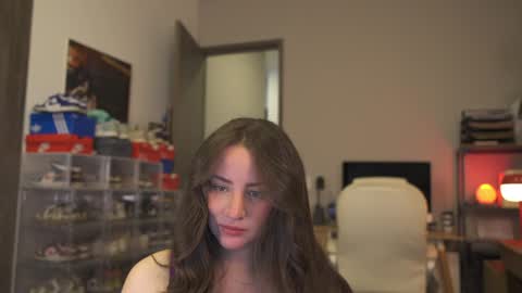 Nia  online show from September 28, 2:04 pm