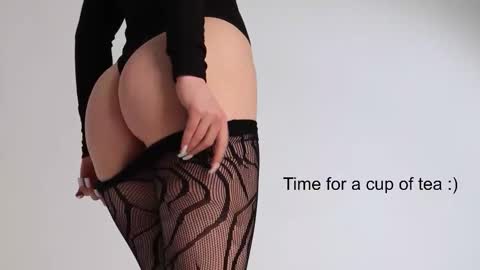 Snapshot of lindathacker chatting on September 17, 5:00 am your Linda is back online show from September 17, 5:00 am