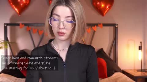 Snapshot of lindathacker chatting on February 13, 11:28 am your Linda is back online show from February 13, 11:28 am
