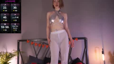 Snapshot of lindathacker chatting on February 24, 5:00 am your Linda is back online show from February 24, 5:00 am