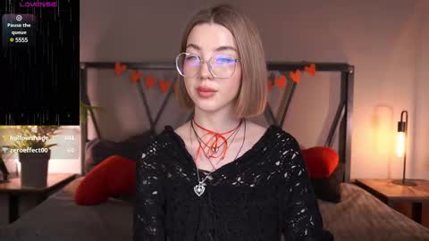 Snapshot of lindathacker chatting on February 27, 11:06 am your Linda is back online show from February 27, 11:06 am