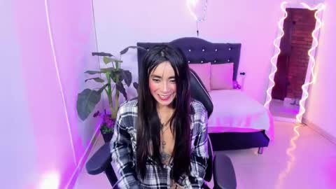 Linda  online show from May 23, 6:20 am