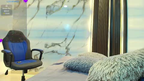  Lindsey  online show from January 11, 11:49 am