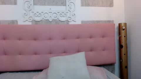  Lindsey  online show from December 15, 10:39 am