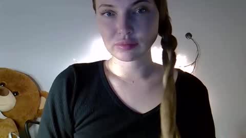 Anna online show from April 3, 5:20 pm