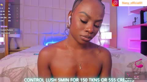 Snapshot of linsyadams chatting on January 16, 7:52 pm online show from January 16, 7:52 pm