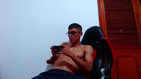 Snapshot of lion_grr chatting on October 2, 1:26 am lion_grr online show from October 2, 1:26 am