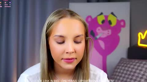 Amelia online show from November 4, 1:07 am