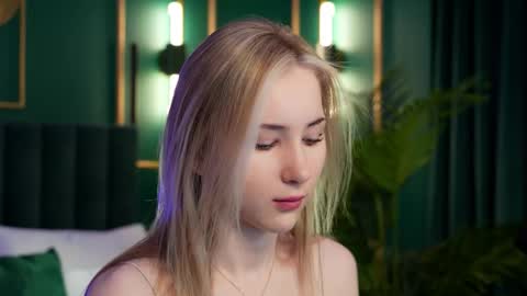 lirakink online show from November 30, 5:14 am