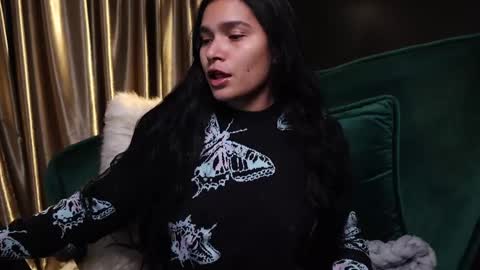 Snapshot of lireesa chatting on February 17, 4:20 am Lire online show from February 17, 4:20 am