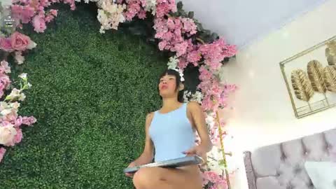lis_vega_ online show from June 29, 7:02 pm