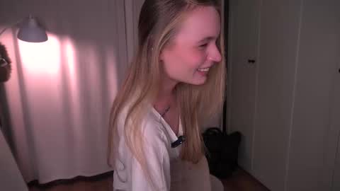 Elisabeth or Lisa online show from March 14, 8:35 pm