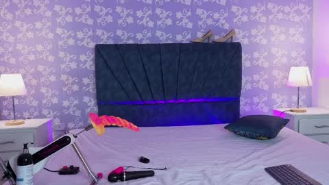 lisa_sweetas online show from April 13, 2:27 am