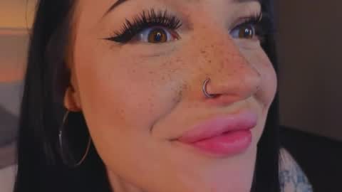 lisaaaliss online show from May 6, 10:32 am