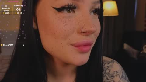 lisaaaliss online show from May 18, 11:49 am
