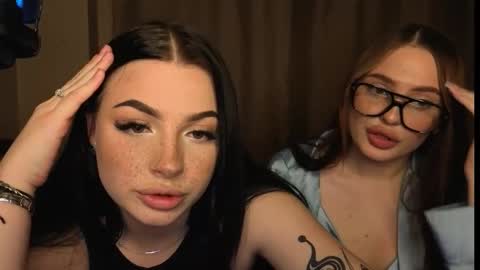 Lisa and Den online show from November 10, 4:54 pm