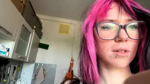 Aileen online show from May 23, 7:15 am