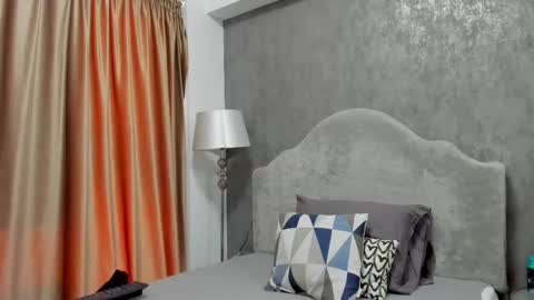 lisacroft online show from February 19, 8:02 am