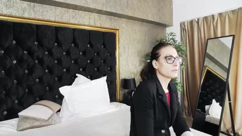 Snapshot of lisacroft chatting on March 3, 1:12 pm lisacroft online show from March 3, 1:12 pm