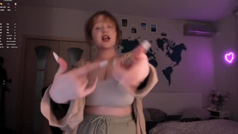 -Lisa- Help me to reach 100 thumbs up3 online show from December 22, 3:22 pm