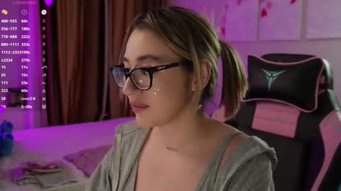   LISA   online show from February 15, 6:06 pm