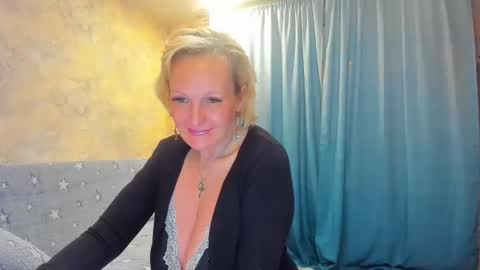 Lisasimsxs online show from November 7, 1:41 am