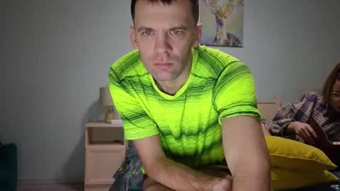 Snapshot of lisi4ka_basik33 chatting on February 15, 3:42 am Kris Maks online show from February 15, 3:42 am