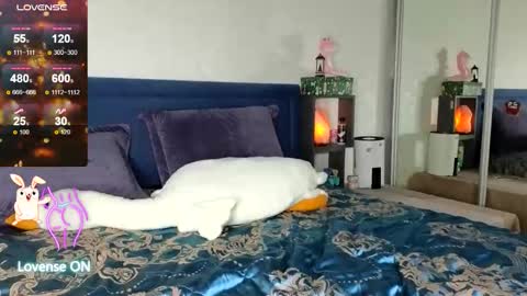 Snapshot of lisi4ka_basik33 chatting on October 19, 5:12 am Kris Maks online show from October 19, 5:12 am
