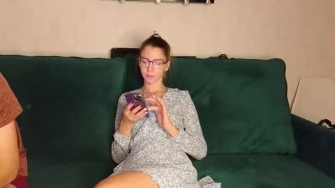Snapshot of lisi4ka_basik33 chatting on February 13, 5:11 pm Kris Maks online show from February 13, 5:11 pm