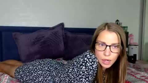 Snapshot of lisi4ka_basik33 chatting on September 24, 7:09 pm Kris Maks online show from September 24, 7:09 pm
