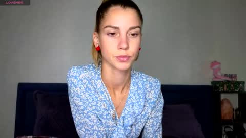 Snapshot of lisi4ka_basik33 chatting on September 30, 3:22 pm Kris Maks online show from September 30, 3:22 pm